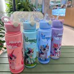 Garrafa Cartoon 700ml – Resistente, Sem BPA, Perfeita para Aventuras