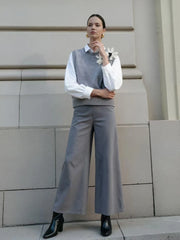 Conjunto de 3 peças para mulher elegante – camisola, cardigan com nó e calças pantalona