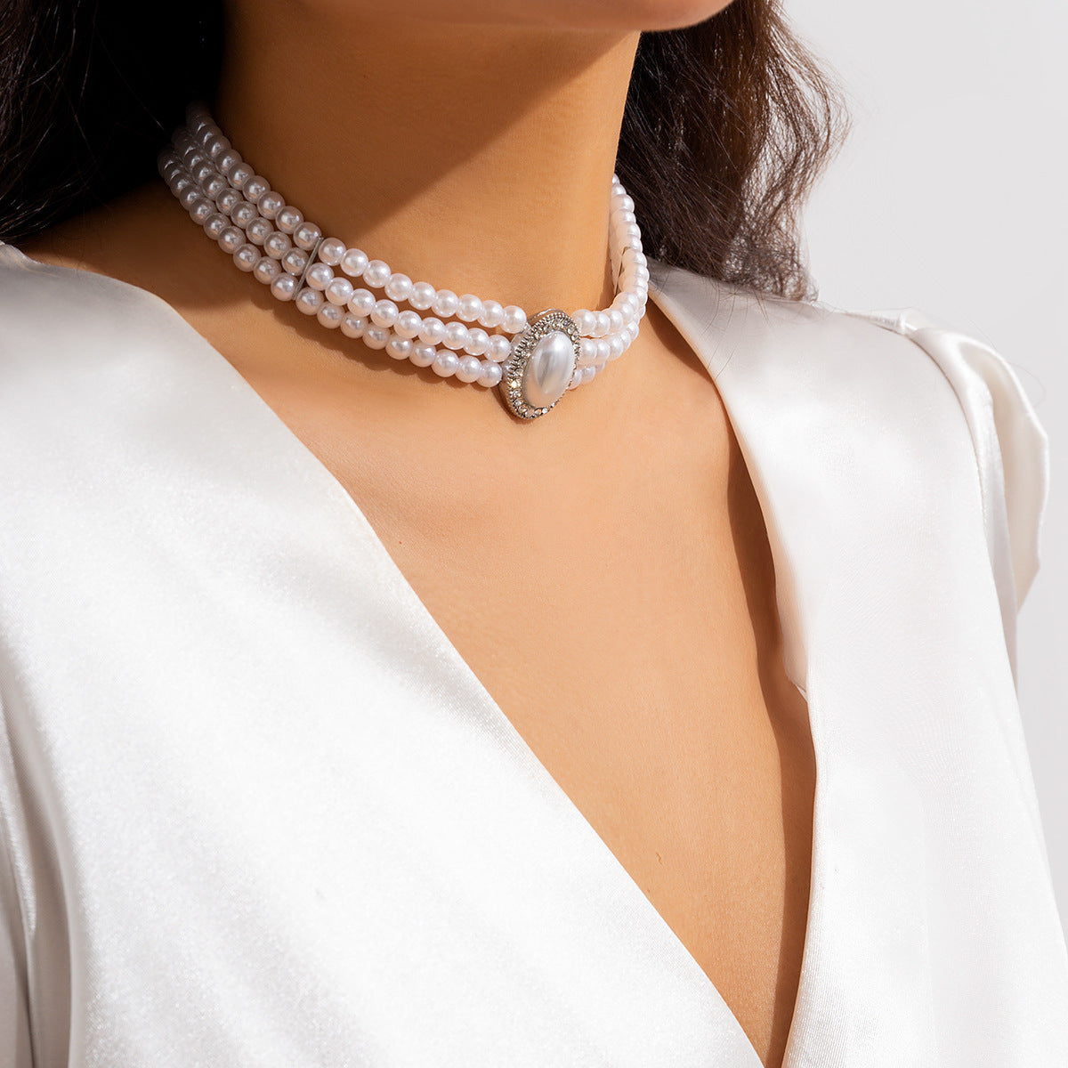 Colar Francês Elegante de Pérolas em Camadas